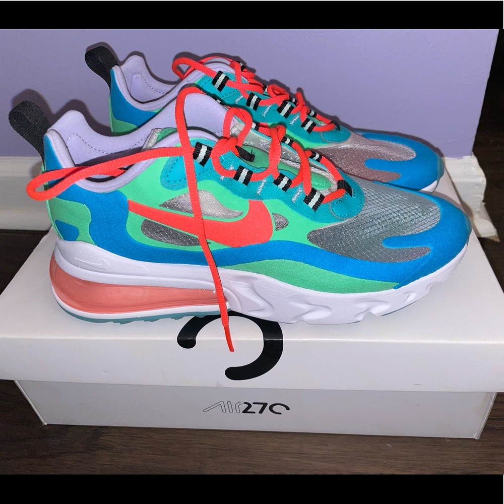 Nike 270 React Sneakers